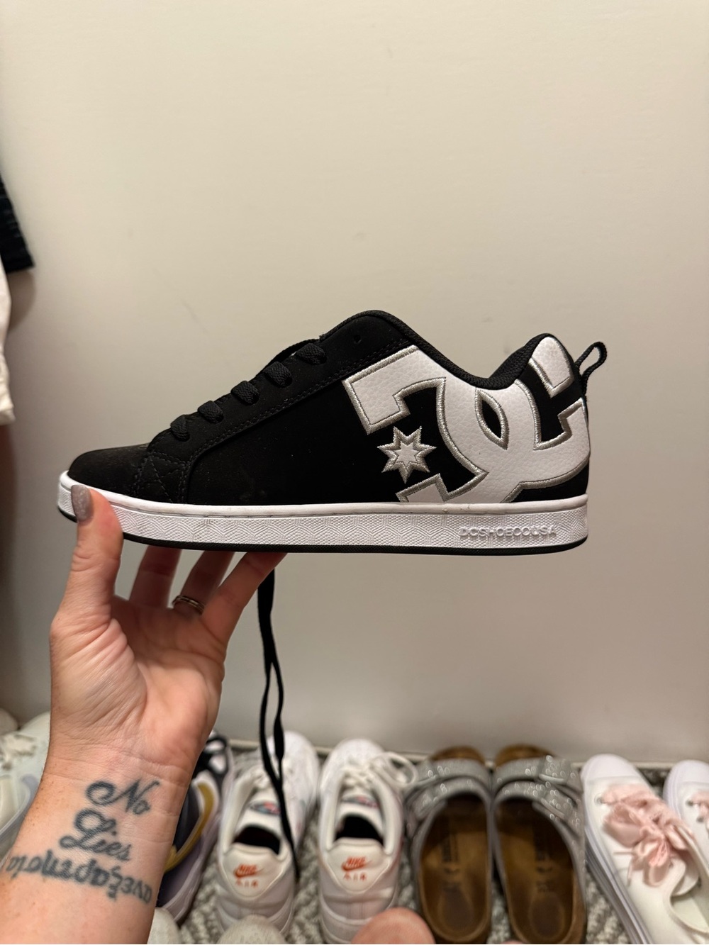 DC Kids Low-Top Skate Sneaker - Black & White